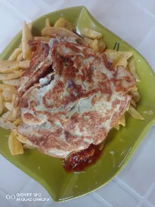 chip and 2 eggs