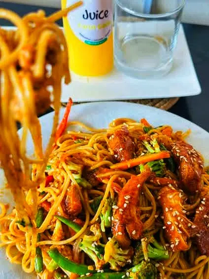 Linguine with chicken cuts