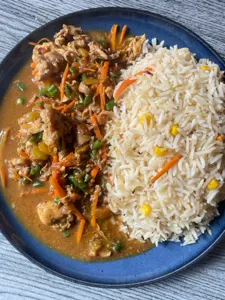 Steamed Rice and chicken sauce